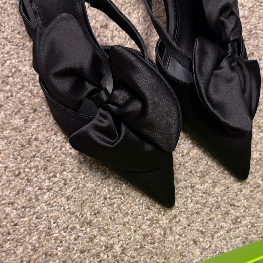 Sam Edelman Black Heels with Bow Accent - Picture 2 of 4